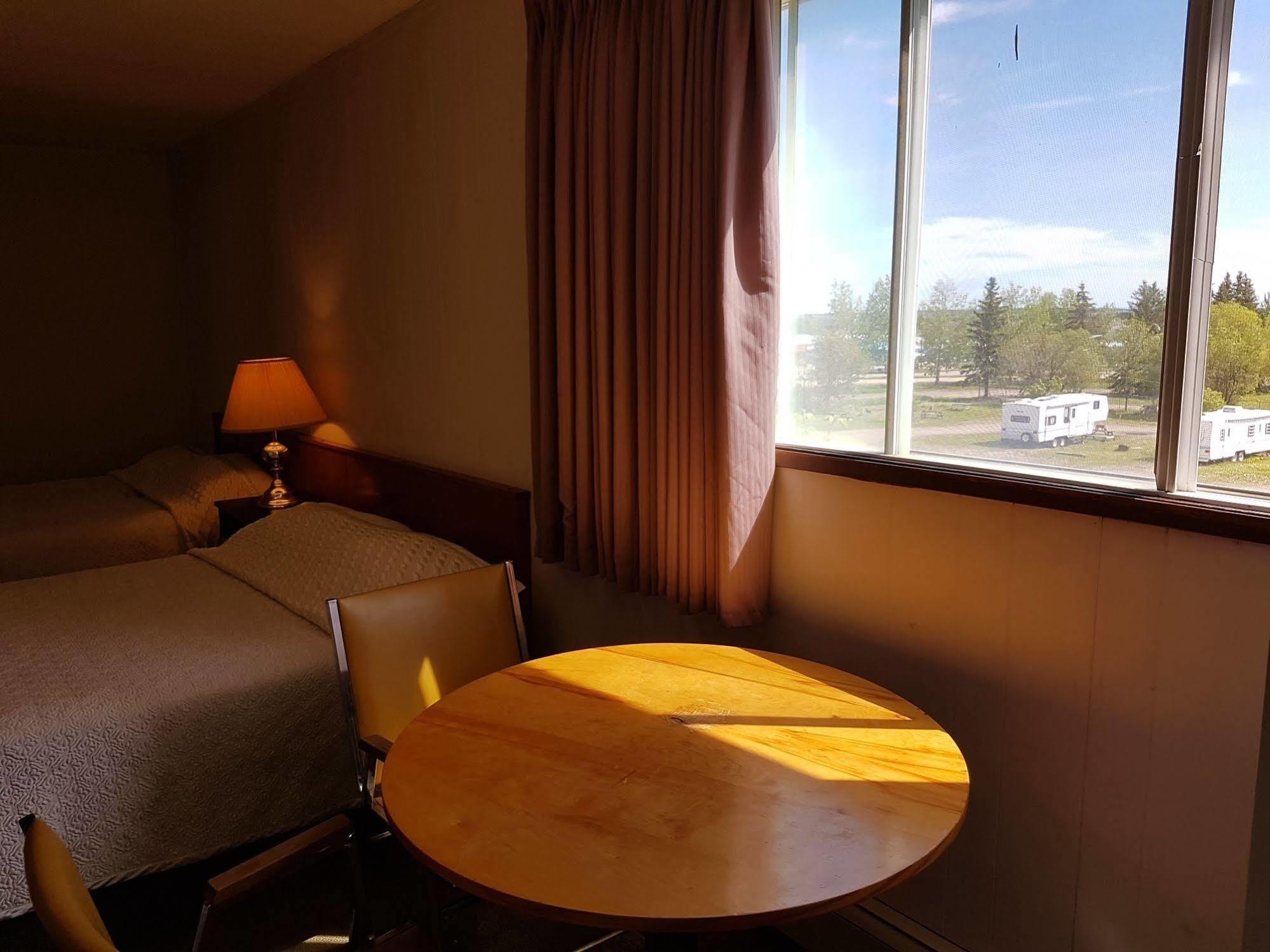 Elk Point Motel & Rv Park Extérieur photo